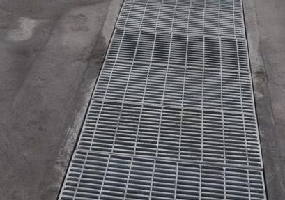 鋼格板溝蓋.jpg 鋼格板溝蓋.jpg